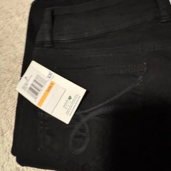 Wallflower Luscious Curvy Bootcut Jeans - NWT - Picture 6 of 6